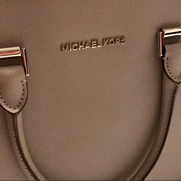 Michael Kors purse - Picture 2 of 4